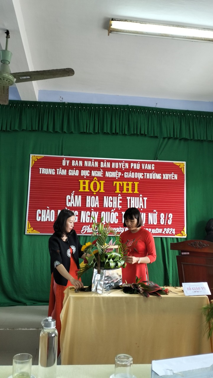 Hội thi Cắm hoa nghệ thuật 08/3